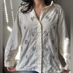 Vintage Grannycore White Bone Embroidered floral shirt quilted pattern - Medium